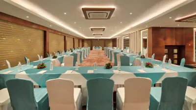 Hotel Golden Tulip Essential