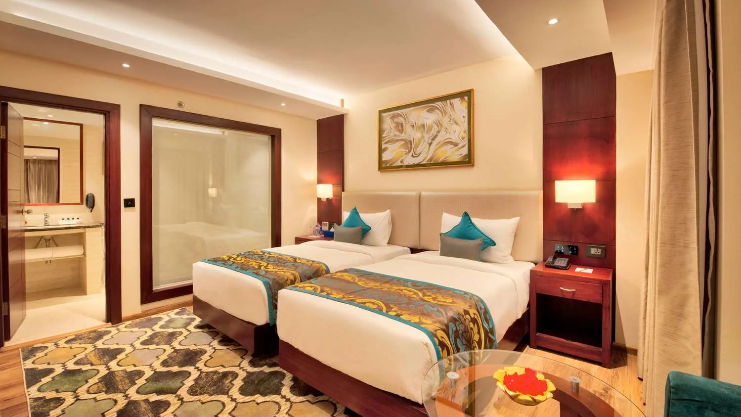 Hotel Golden Tulip Essential